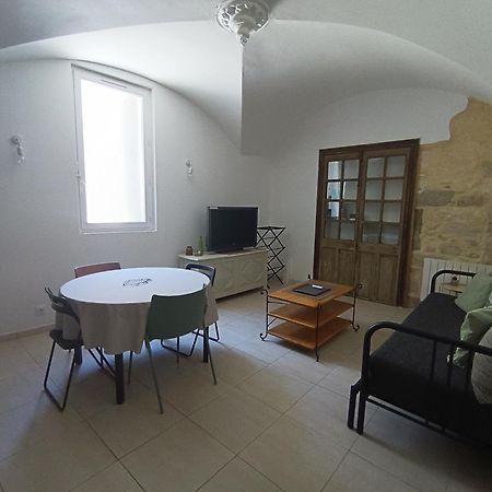 Dans Maison De Maitre, Appartement Independant. Montfrin Exterior foto